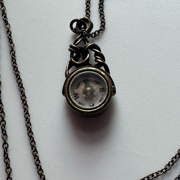 Vintage Style Working Compass Necklace Antiqued Brass Wire Wrap Pendant - Picture 10 of 10